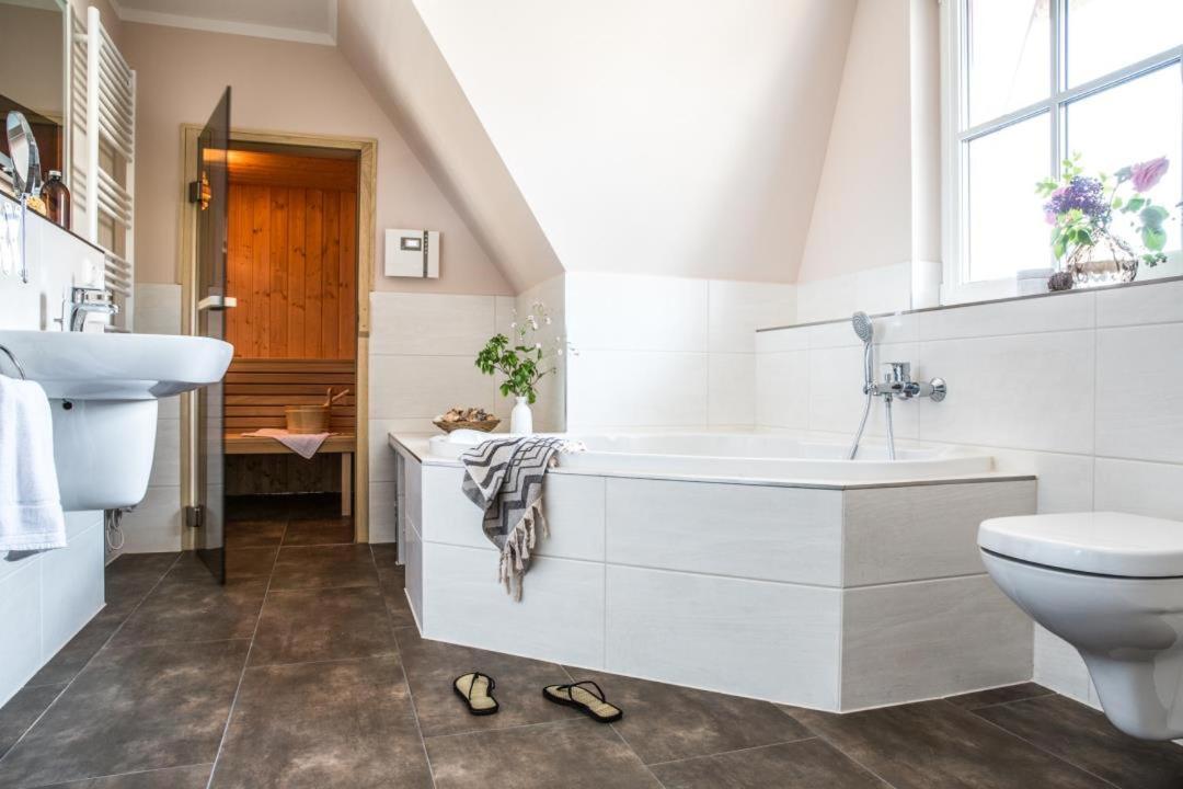 Haus Rose, Luxus-Ferienhaus In Fuhlendorf Fur 4 Personen Exterior photo